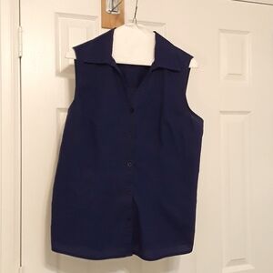 Sleeveless V-neck shirt